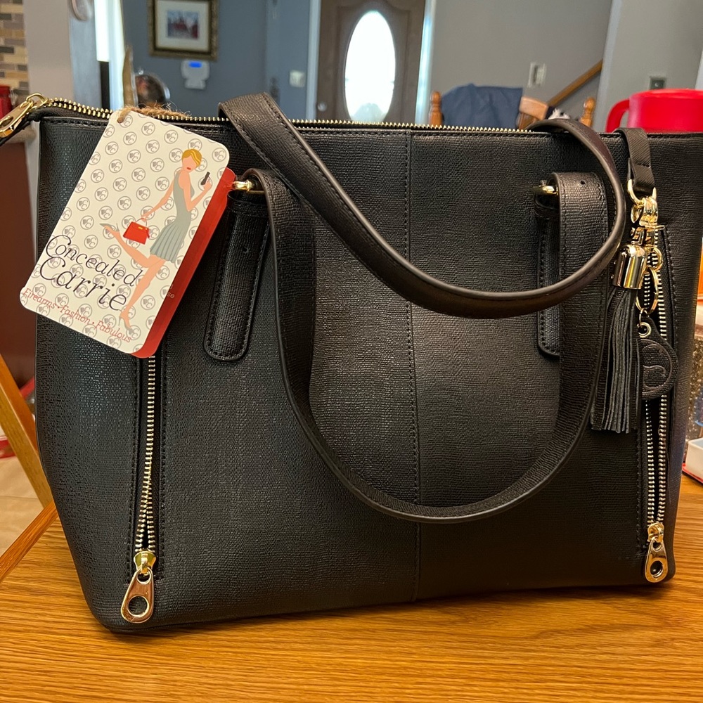 Gorgeous lather con sealed carry, new bag